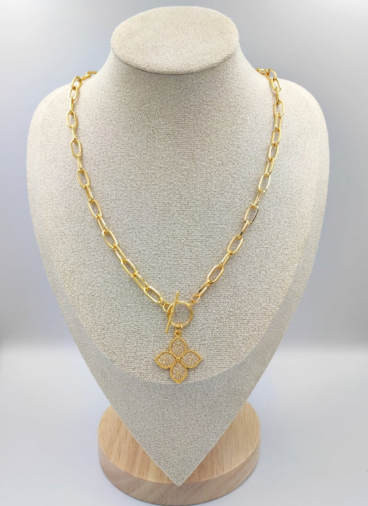 Trendy four-leaf rose necklace