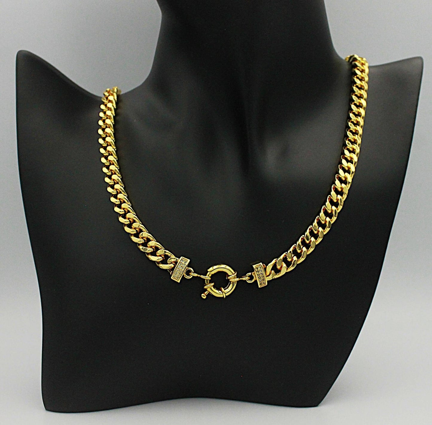 Round Lock Chain Necklace