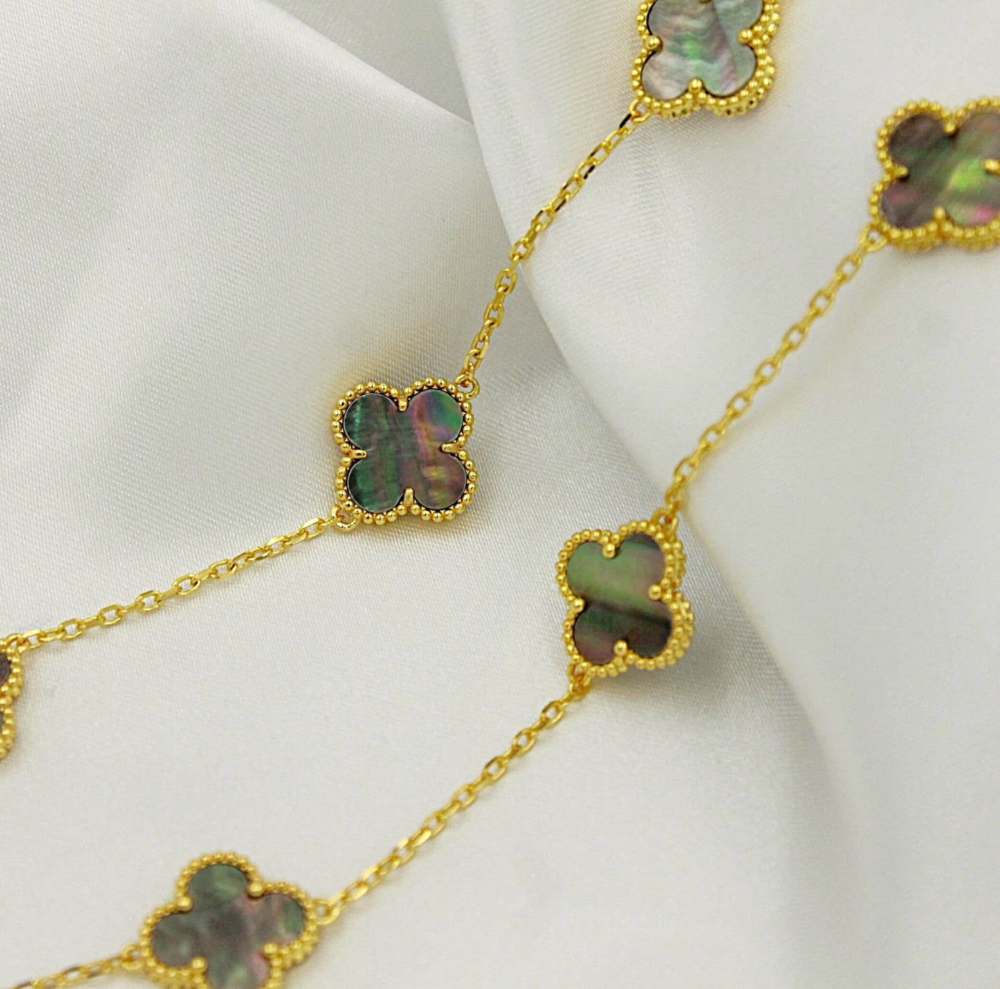 Clover rose necklace🍀