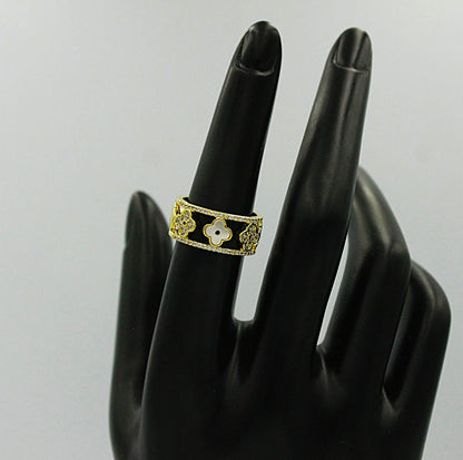 hollow clover ring