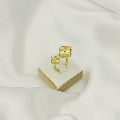 Large and small clover ring