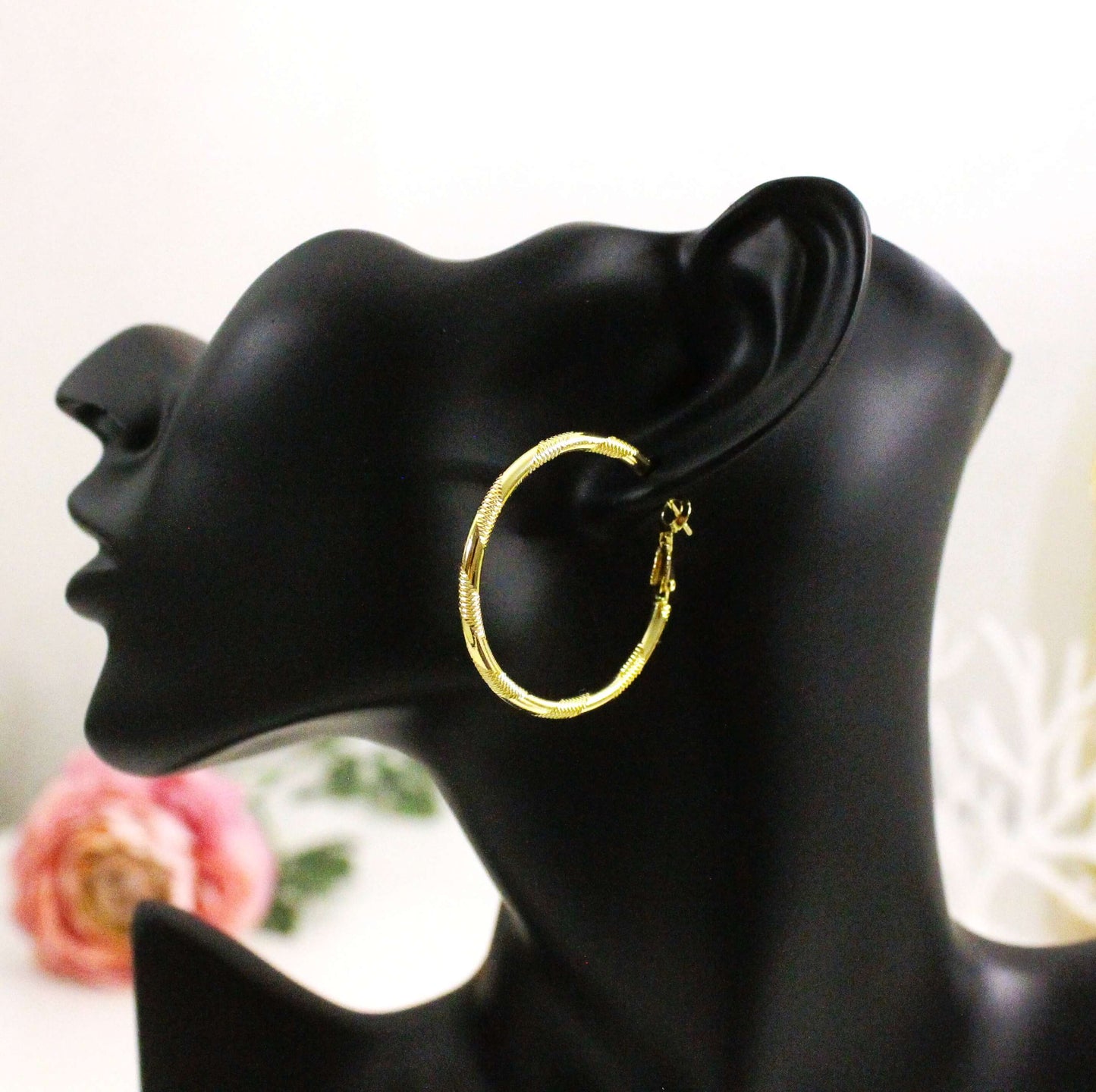 Fluted hoop earrings