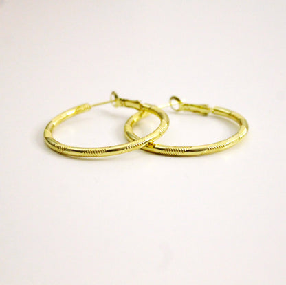 Fluted hoop earrings