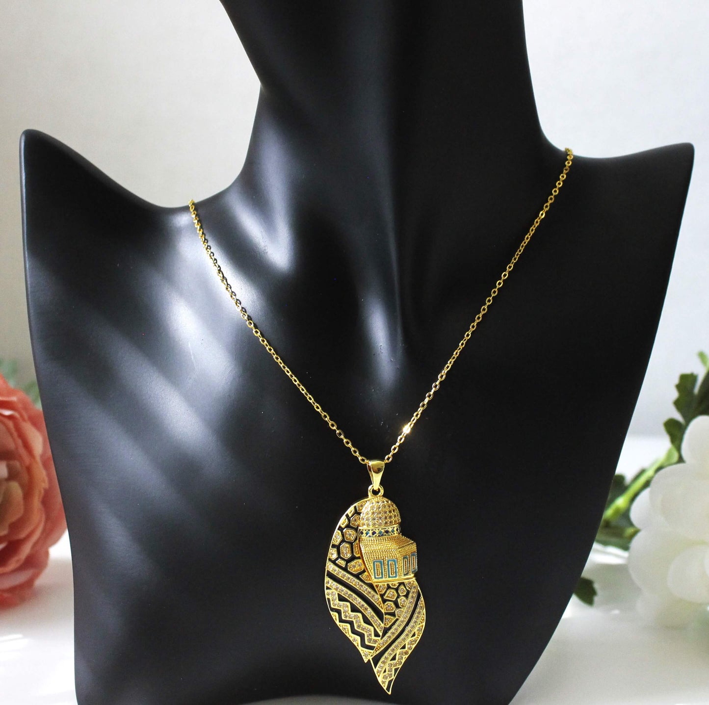 Al-Aqsa necklace with keffiyeh