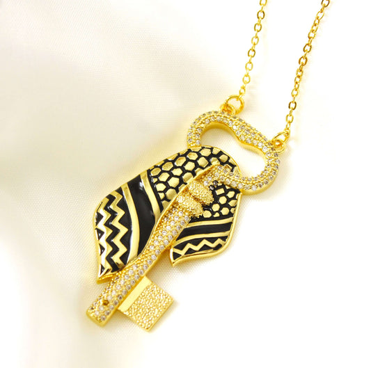 Key necklace with keffiyeh