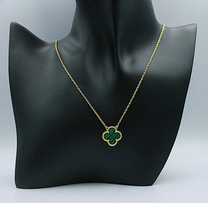 Single clover necklace